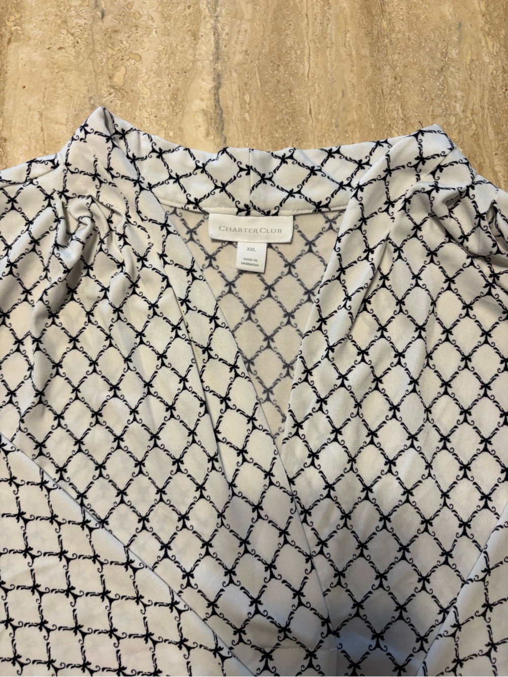 Charter Club Diamond Geometric Split-Neck Blouse | XXL | White & Black Top